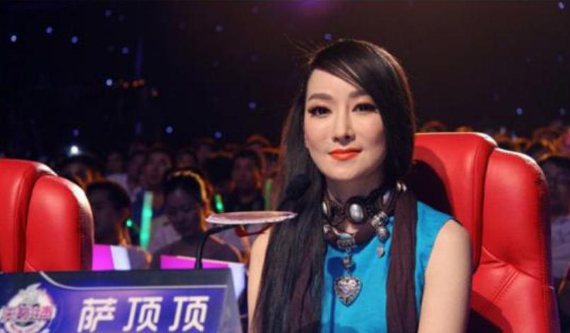 萨顶顶假唱转话筒事件结果,萨顶顶有实力为什么要假唱