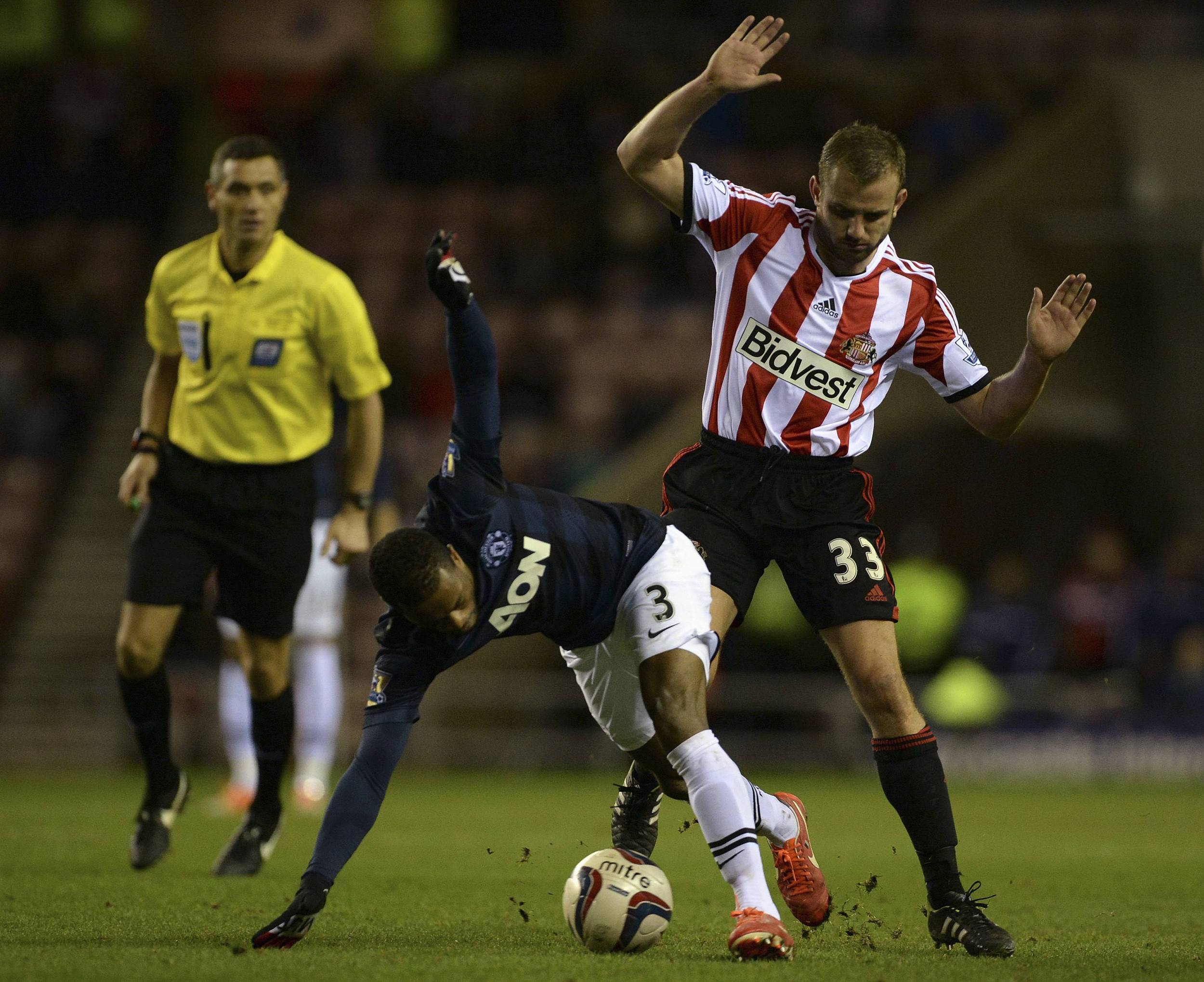埃弗拉庆祝曼联夺冠,足坛故事录