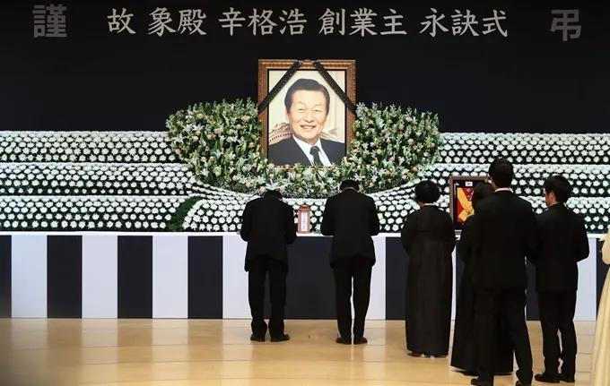 韩国财阀名人故事,韩国财阀的生活过得有多曲折