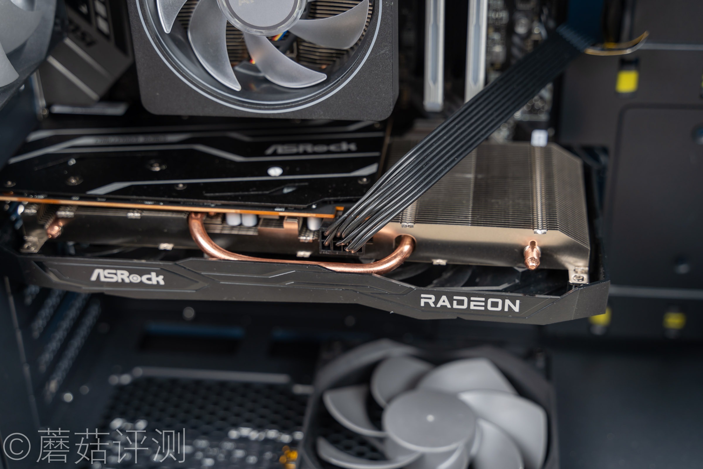 读取稳稳的过7400MB/s,非常给力、威刚翼龙S70Blade固态硬盘评测