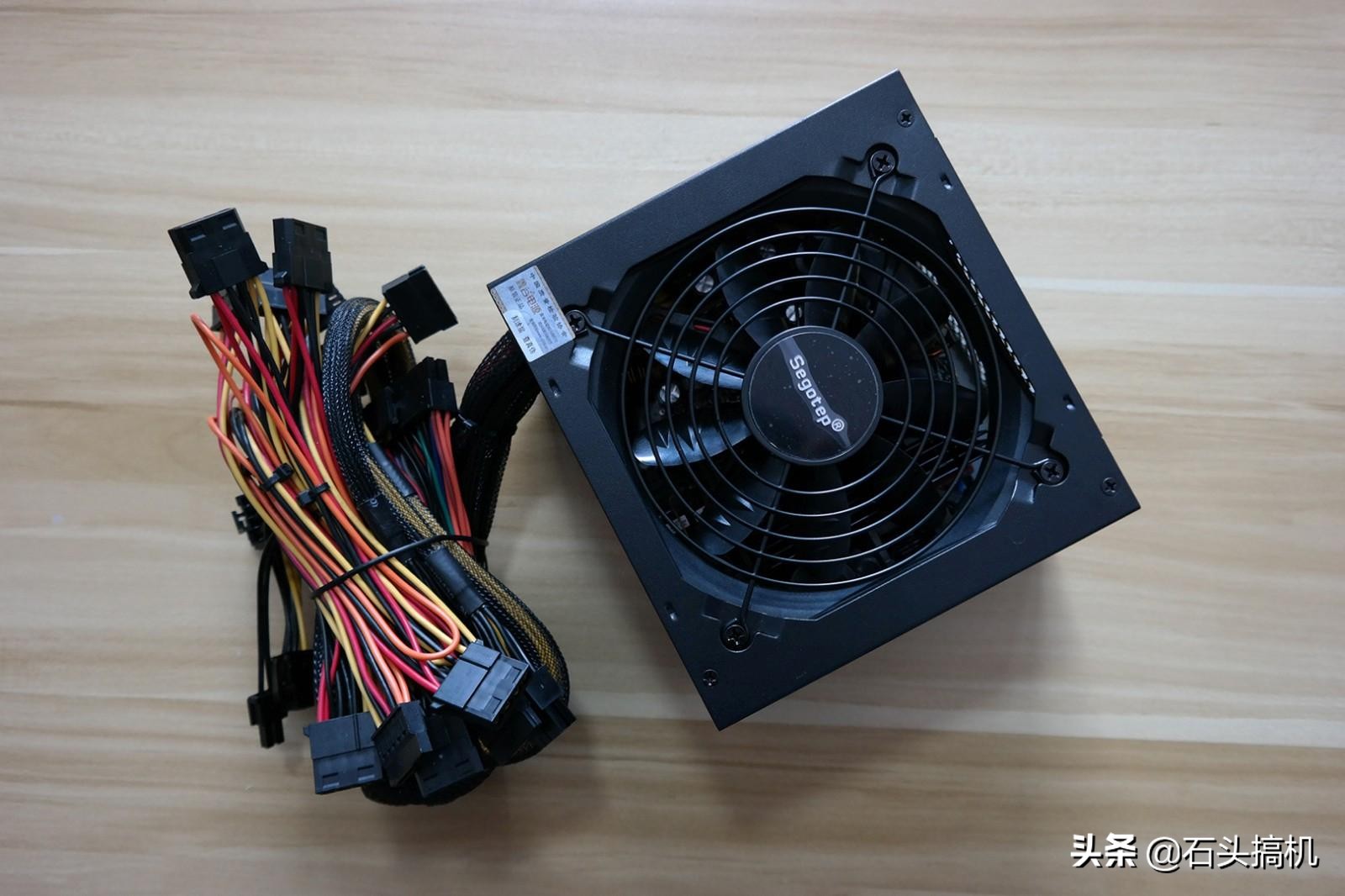 鑫谷gp700g白金版额定600w,鑫谷gp700p黑金