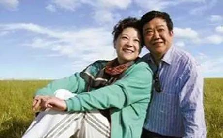 和丈夫携手到老，儿子是她的骄傲，72岁的王馥荔如今过得怎样？