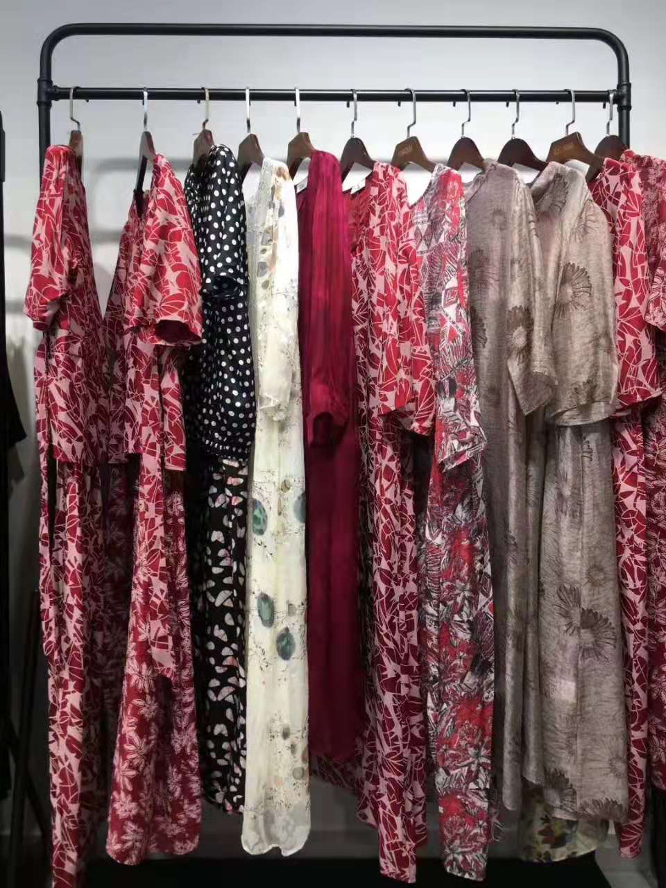 2020年一线品牌女装折扣店,女装品牌折扣店做什么