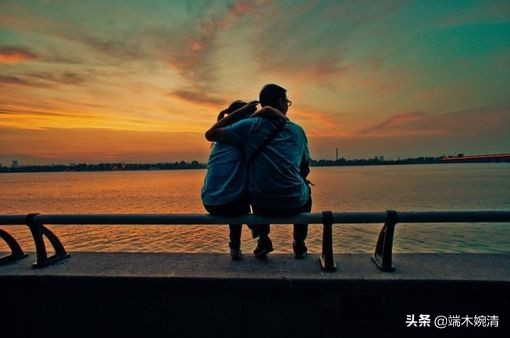 女子因为男友提分手欲轻生,女孩被渣男抛弃选择轻生