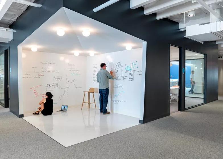 别人的办公室总是不会让我失望!这里工作太爽了