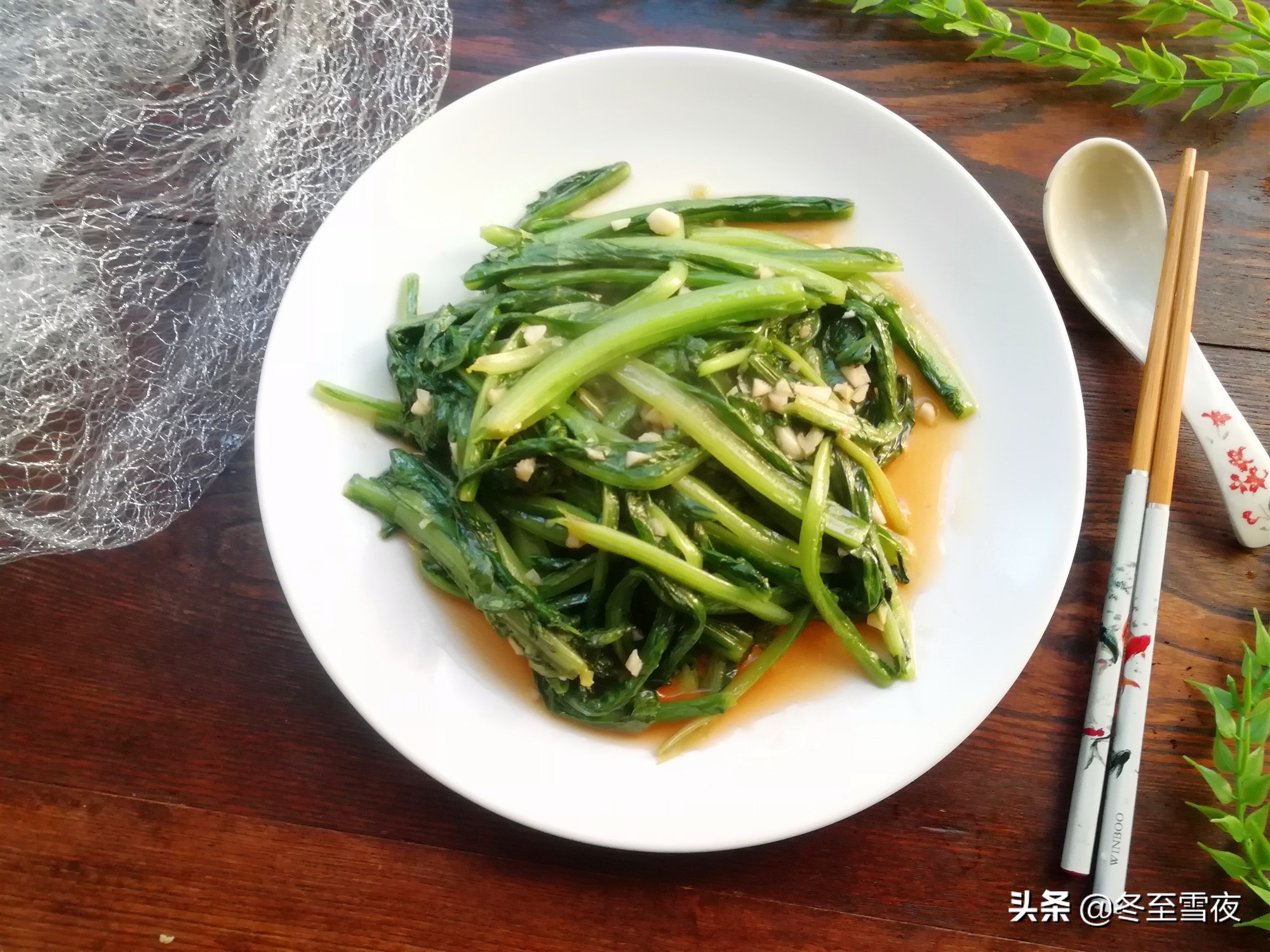 春季吃的这道时令菜清脆又爽口,春天多吃这菜清香脆嫩还去火