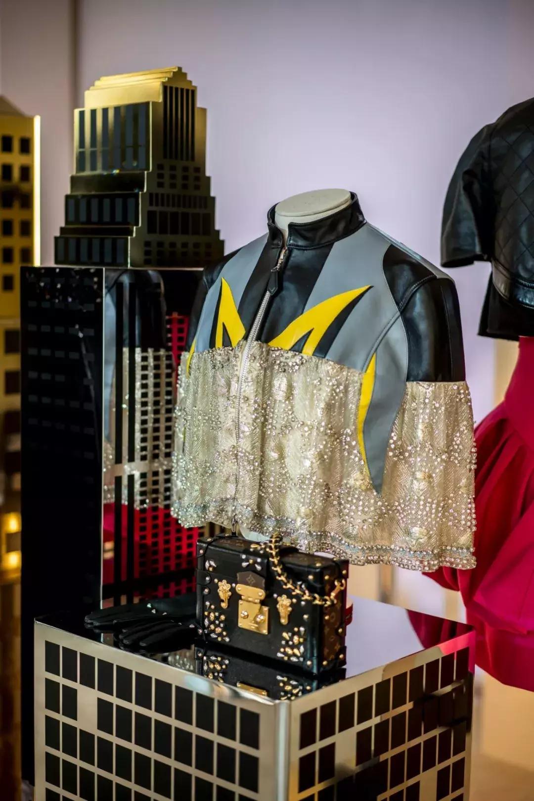 lv出了什么新款吗,lv蝙蝠侠衣服