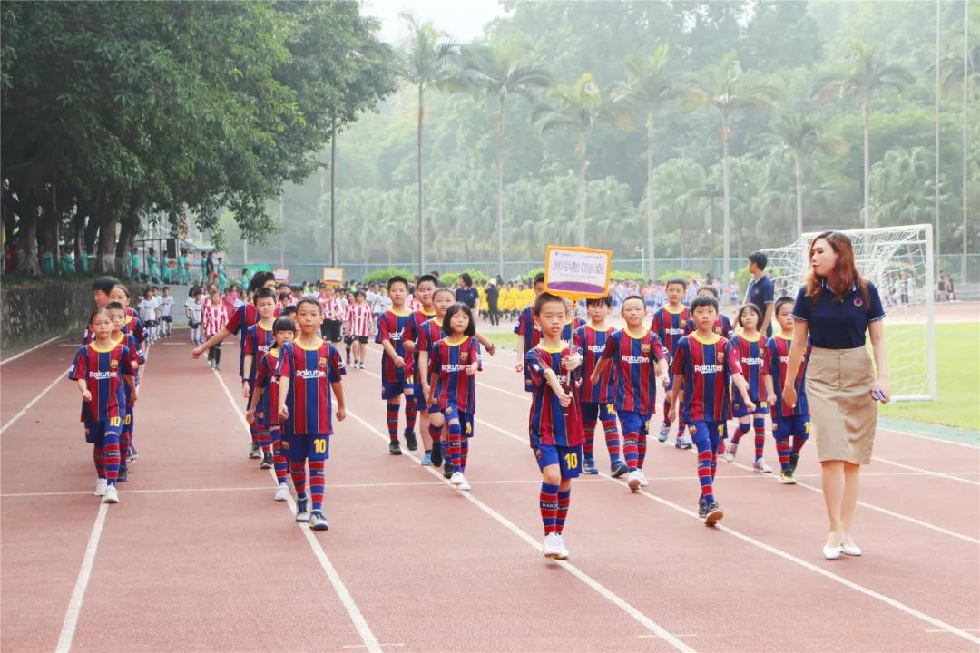 校园足球点燃绿茵梦想,校园足球联赛拉开序幕