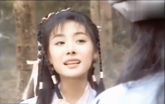 在朋友圈中变成「母狗」的,又何止她们