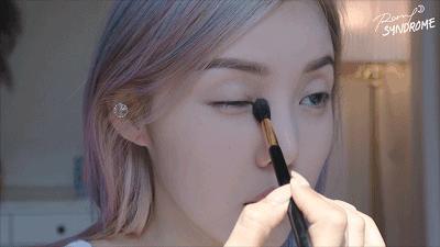 蒜头鼻怎么才能修成精致小翘鼻,如何让自己的蒜头鼻变成小巧鼻