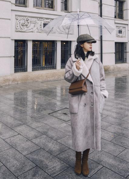 2022年流行皮毛一体外套,2020年皮毛一体格子外套搭配