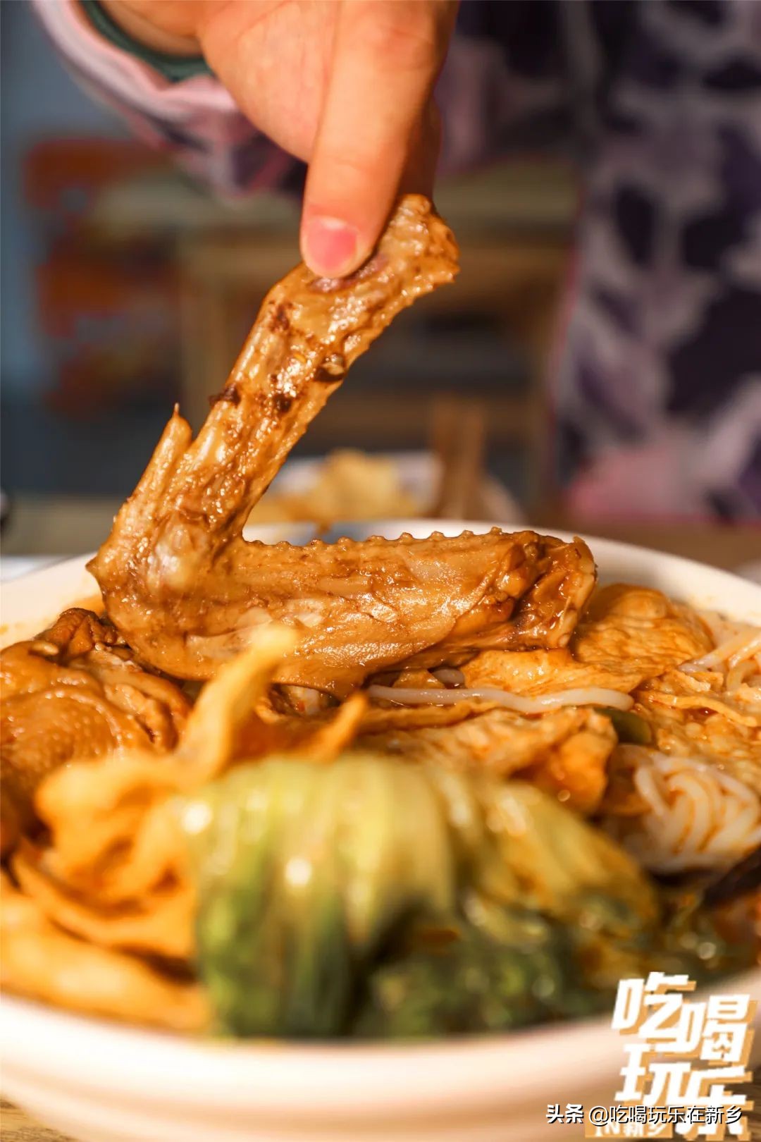 够狠！配料无限加！10余种卤味儿！新乡臭哥儿螺蛳粉拯救你