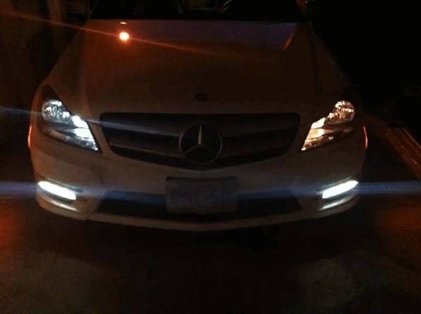 停车熄火后车里灯不亮了怎么回事,为什么熄火停车灯还在亮着