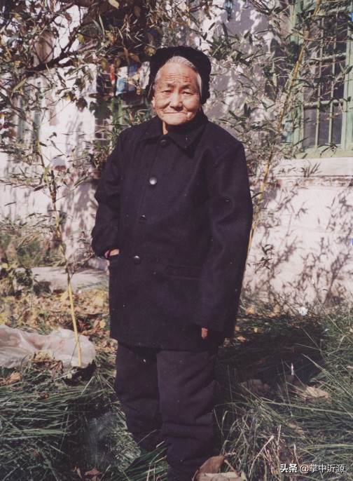 手工砸出300多吨石子的母亲,为我们兄妹打造出了光明的未来