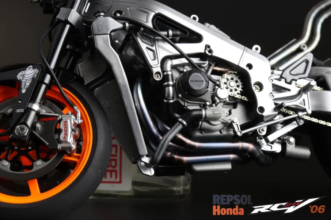 模玩秀：V5神车！田宫1/12HONDARC211v’06BY：铲屎大冰箱