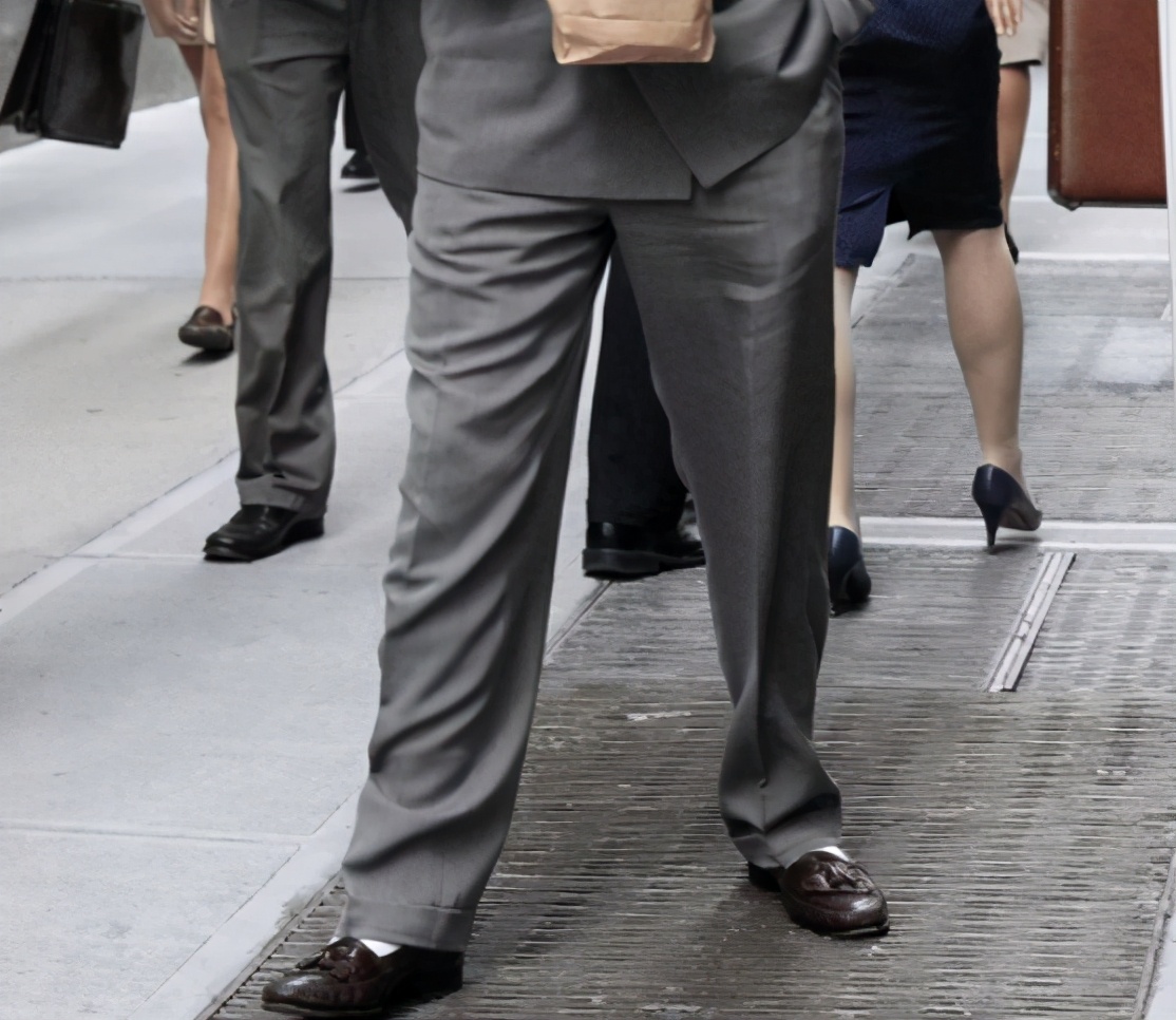 西裤怎么选显腿长,西裤怎么选裤带