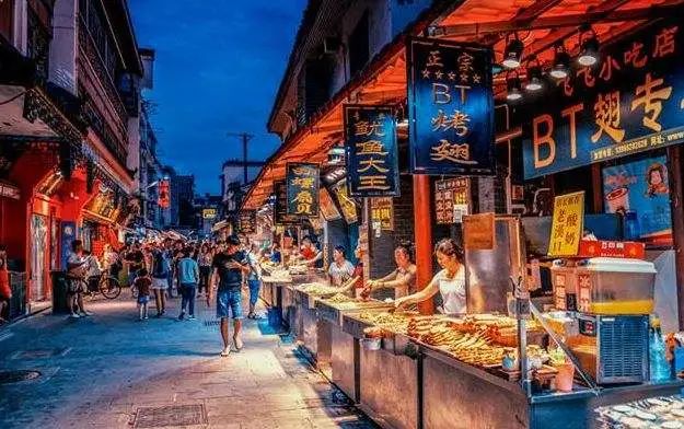 打卡本地人常去的10条美食街,长沙吃货必去的5条美食街推荐