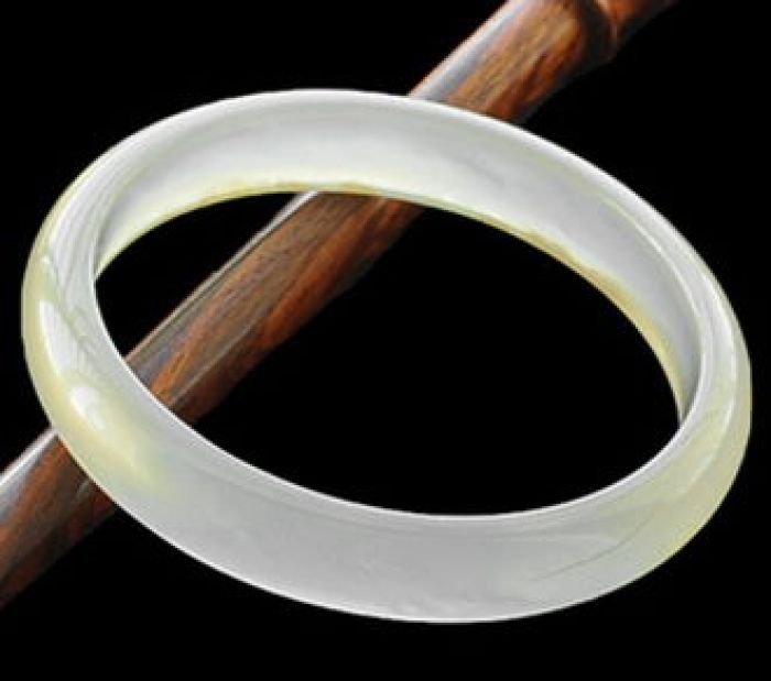 玉镯养护方法,做一个玉手镯