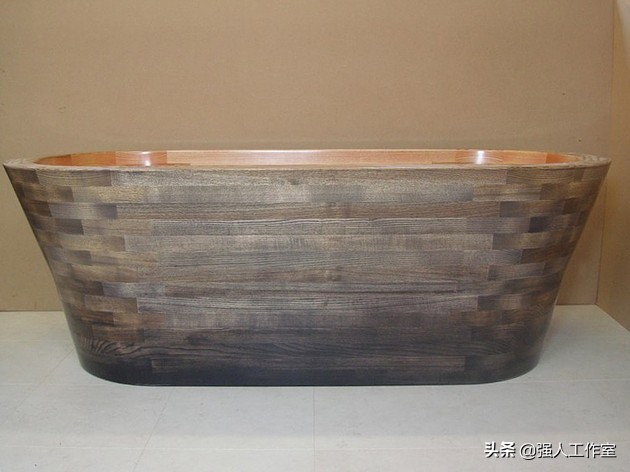 家庭安装木制浴缸效果图,现代浴缸卫生间装修风格