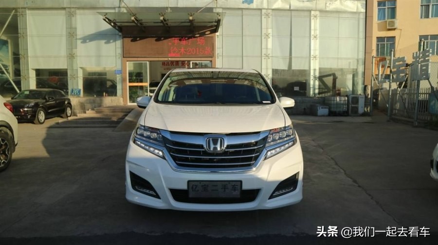 花25万买十年老车值不值,花25万买二手宝马车值吗