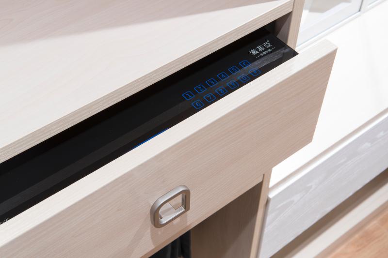 五金件选对了，衣柜开关5万次、挂满都不是事，再用30年都可以