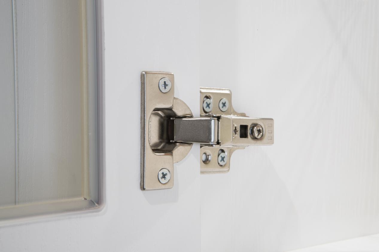 五金件选对了，衣柜开关5万次、挂满都不是事，再用30年都可以