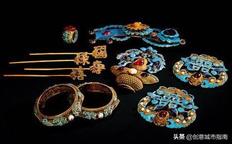 看完这5类珠宝设计，抛弃「猪精」，做维纳斯女孩吧