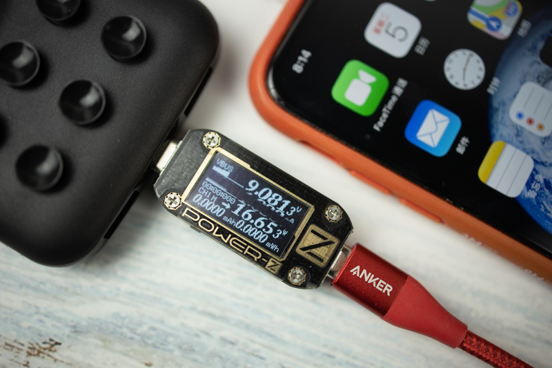 iphone专用充电宝测评,目前最适合iphone12的无线充电宝