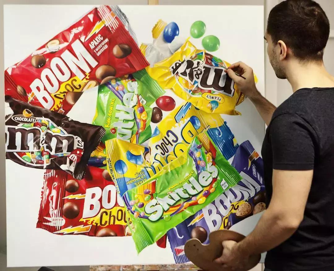 他画了一波美人，笔触精致，活色生香