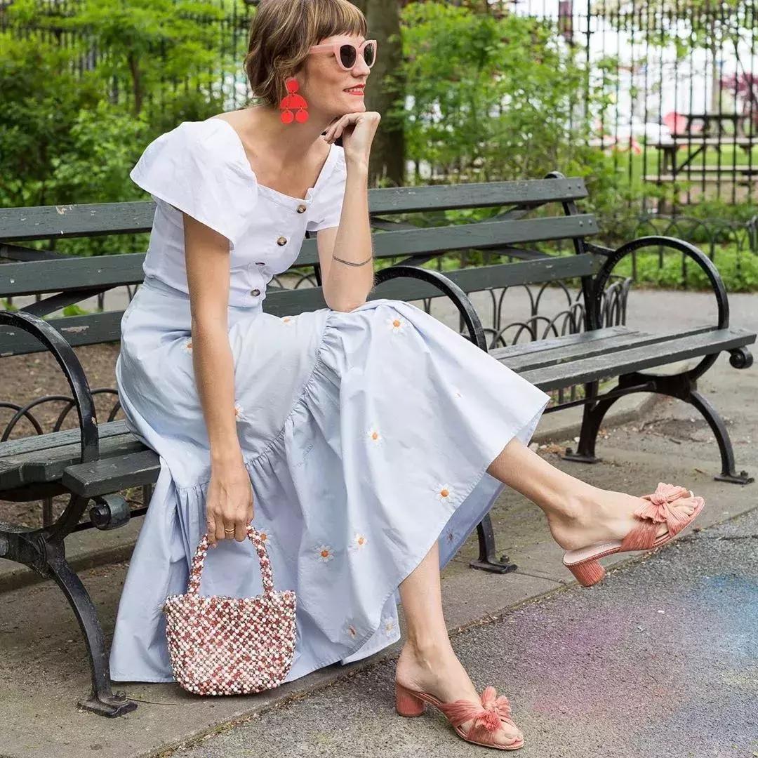 穿衣服少了都感觉瘦了,每次穿衣服的时候都觉得难受