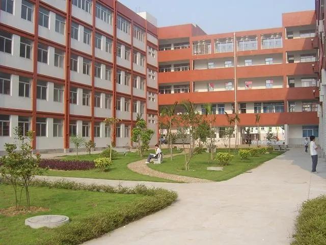 福州最牛逼的学校,被清华北大争着录取