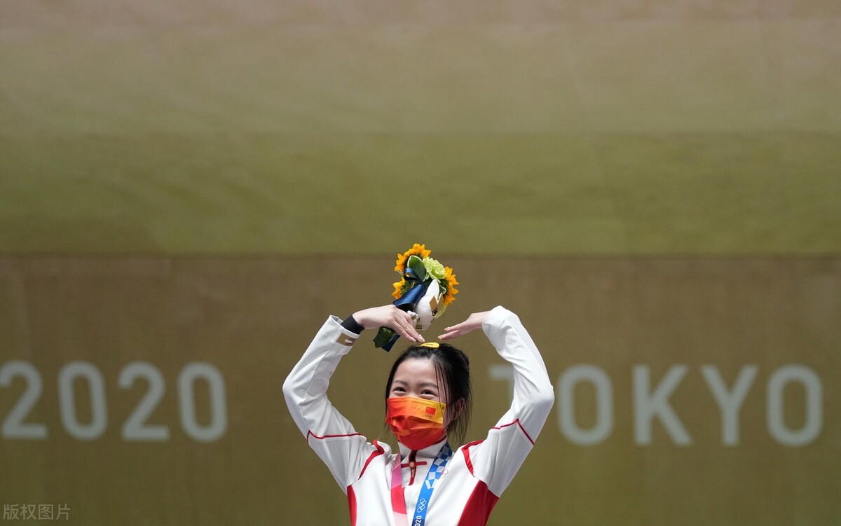 奥运冠军杨倩背后的成长历程,奥运首金杨倩清华