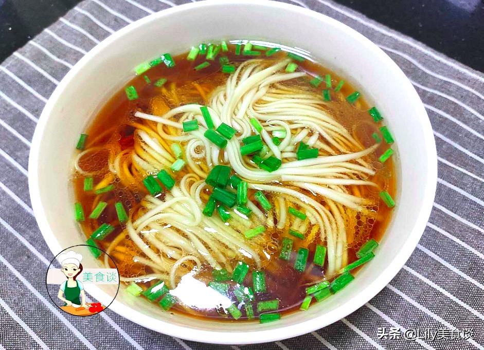 早餐儿子喜欢吃的面,周末早餐就做这道面10分钟出锅