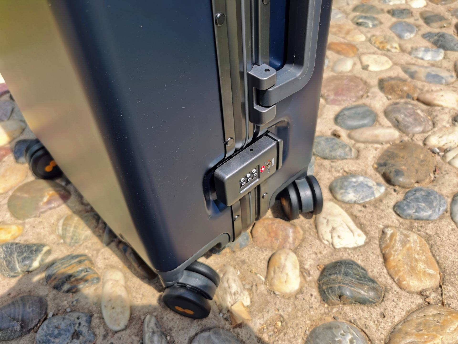 地平线8号level8旅行箱测试,地平线8号行李箱4挡调节