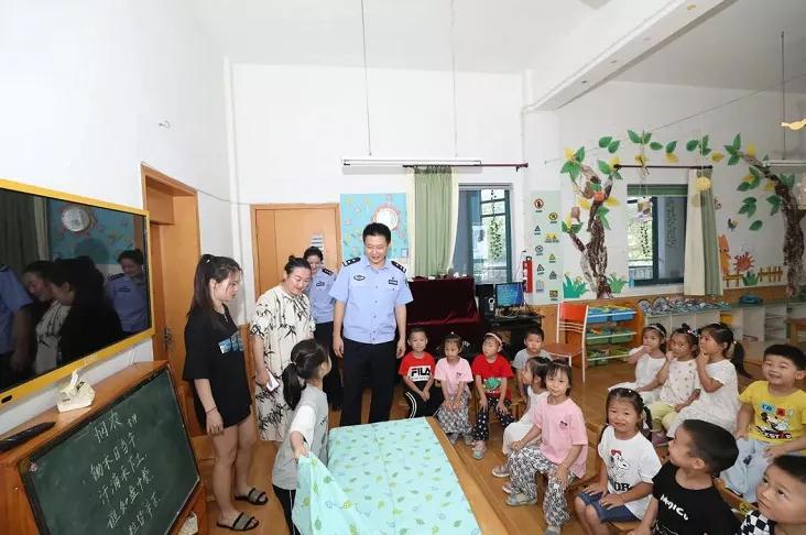 爱要爱到意想不到,暖警爱警从心开始