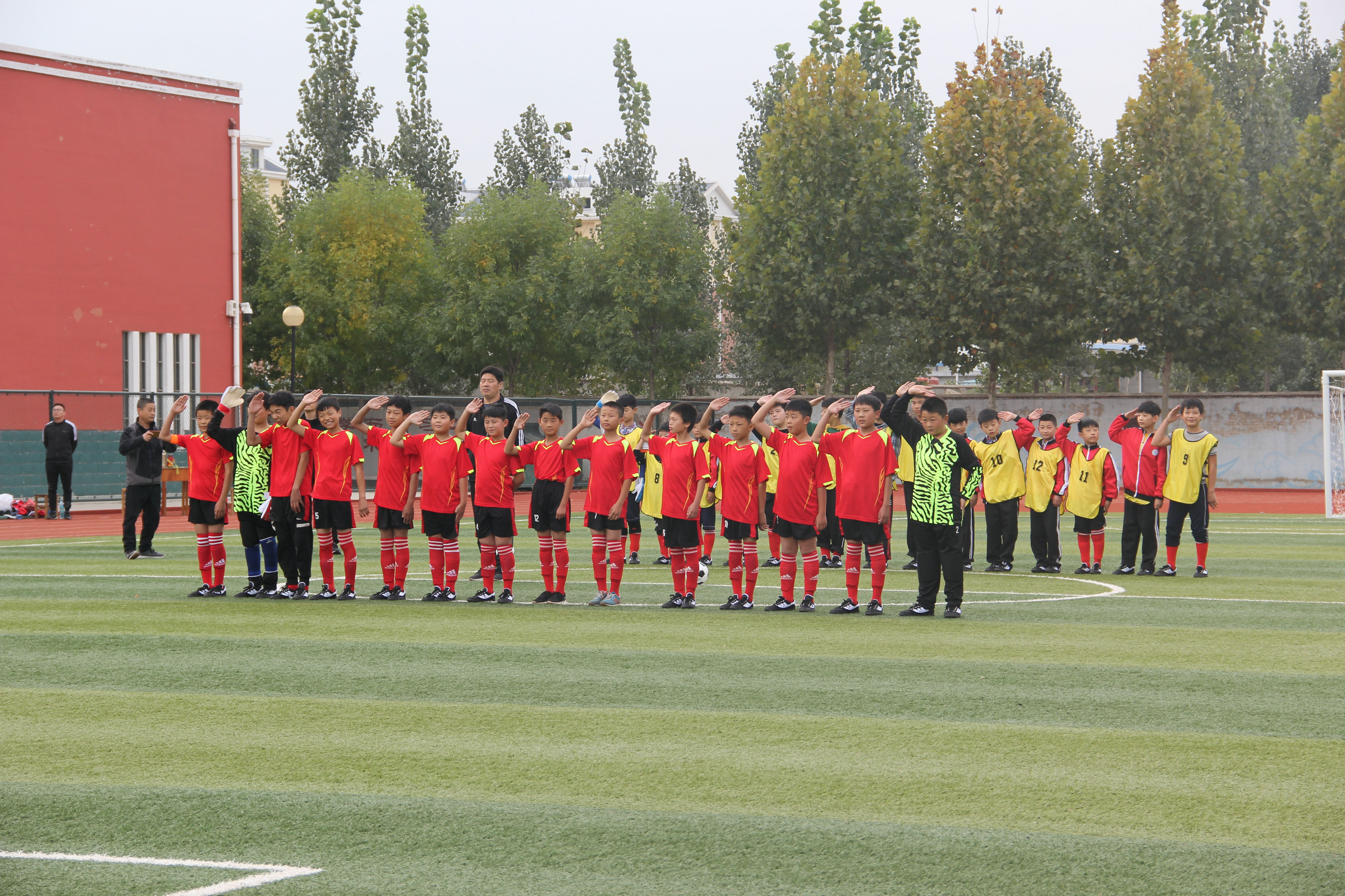 驰骋绿茵场足球争霸,驰骋绿茵场少年梦飞扬