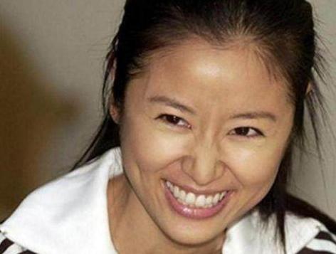 素颜差距最大的女明星,看完这些女星的素颜对比照