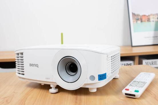 萌新扫盲贴：家用投影仪与商务投影仪的区别在那，别傻傻分不清