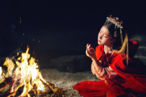 和世事一场大梦差不多的诗词,苏轼西江月世事一场大梦赏析