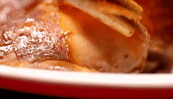 刀剁斧劈棒子夯，吃个鸡搁得住这样？