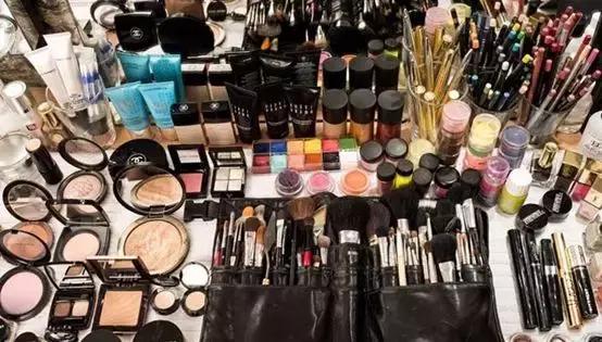 美团补贴一天耗资41万，鹿角巷深圳首店关闭|奇扒说0716