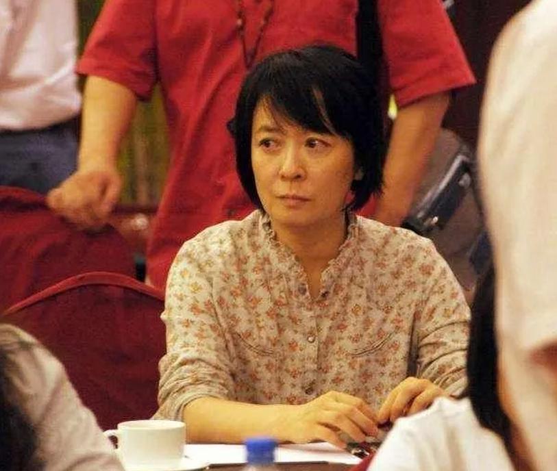 王京花带着一大批艺人离开华谊,王京花离开华谊后谁当华谊经纪人