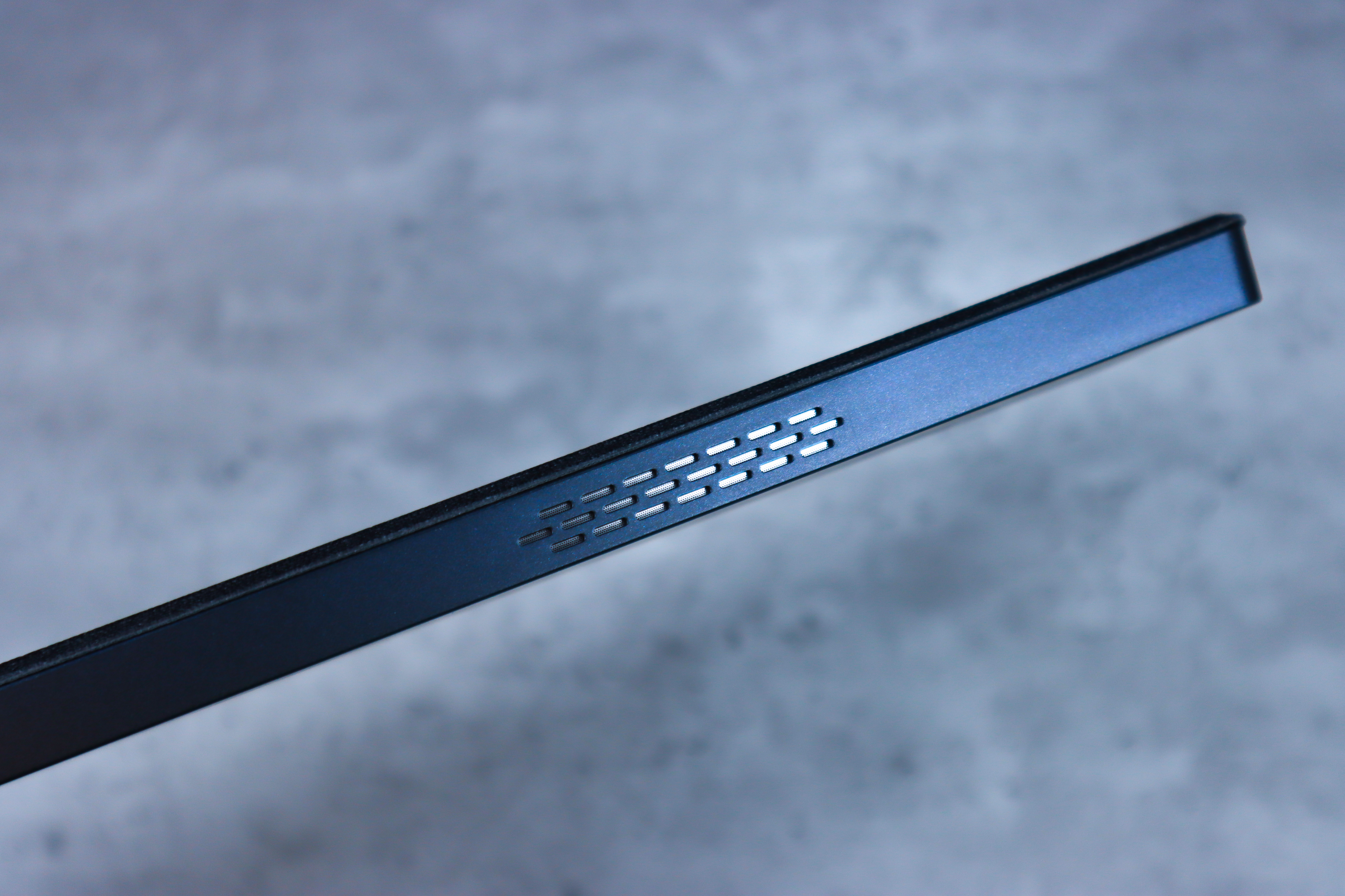 cforce便携显示屏011x,cforce便携屏幕评测