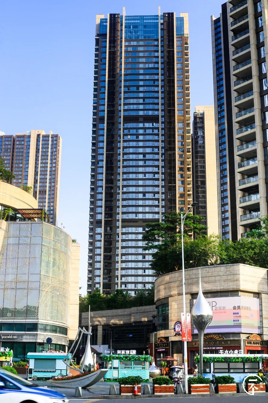 2000万在深圳能买到别墅吗,2000能在深圳租到怎样的房子