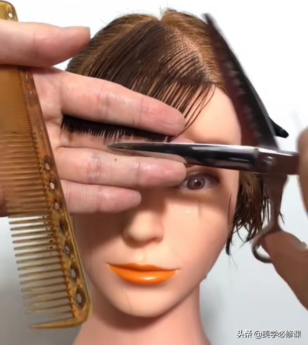 刘海修剪教程齐刘海,修剪齐刘海的技巧视频