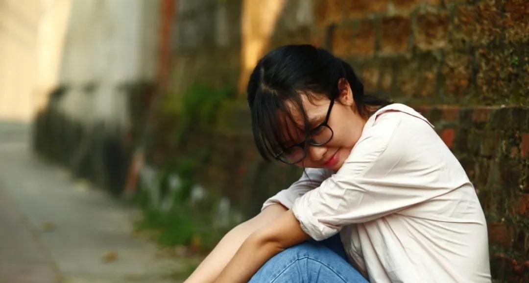 沈阳安琪外阴白斑研究所外阴白斑不只是痒这几大症状同样要重视