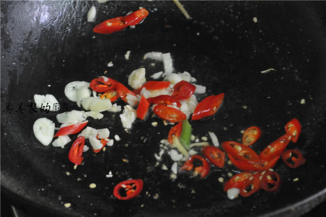 冻虾涮火锅需要怎么处理才不腥,如何煮冻虾不腥又好吃窍门