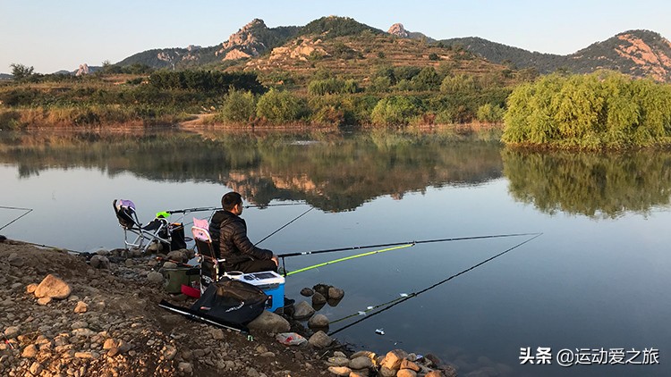 野钓鲫鱼抬竿时机技巧和收竿手法,冬钓鲫鱼海竿抛竿怎么甩竿