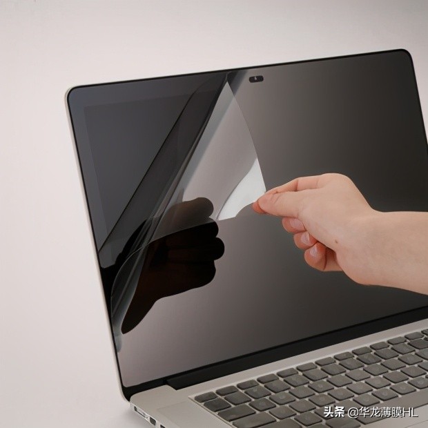 手机保护膜是怎么贴上去的,手机保护膜上有胶水吗