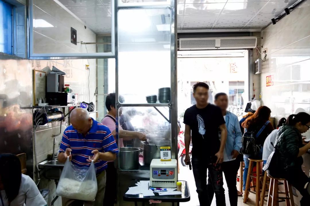 海南人有一套完整的消暑List，这其中绝对少不了吃糖水